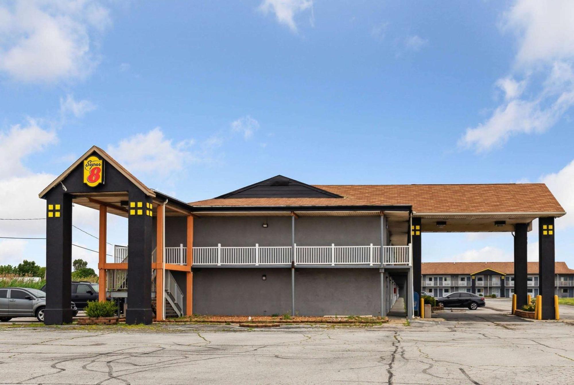 Super 8 By Wyndham Millbury/Toledo Hotel Kültér fotó