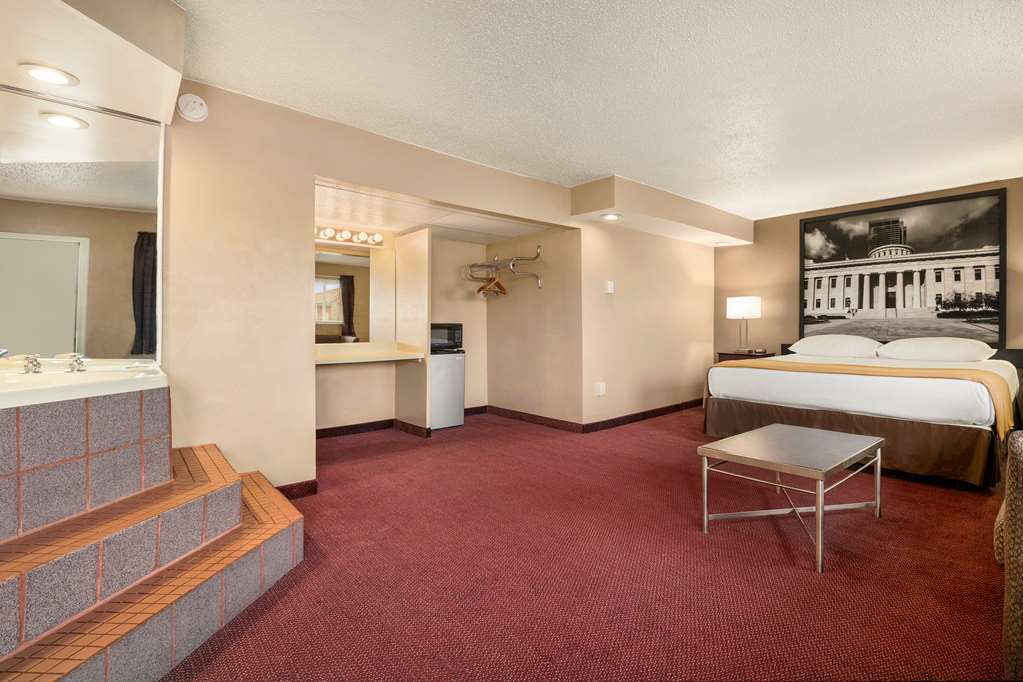 Super 8 By Wyndham Millbury/Toledo Hotel Szoba fotó