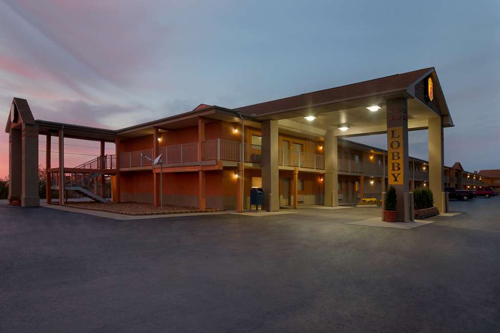 Super 8 By Wyndham Millbury/Toledo Hotel Kültér fotó