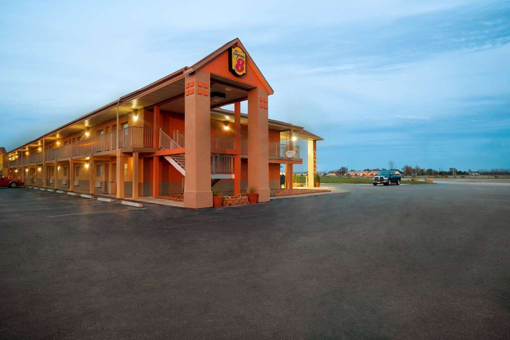 Super 8 By Wyndham Millbury/Toledo Hotel Kültér fotó